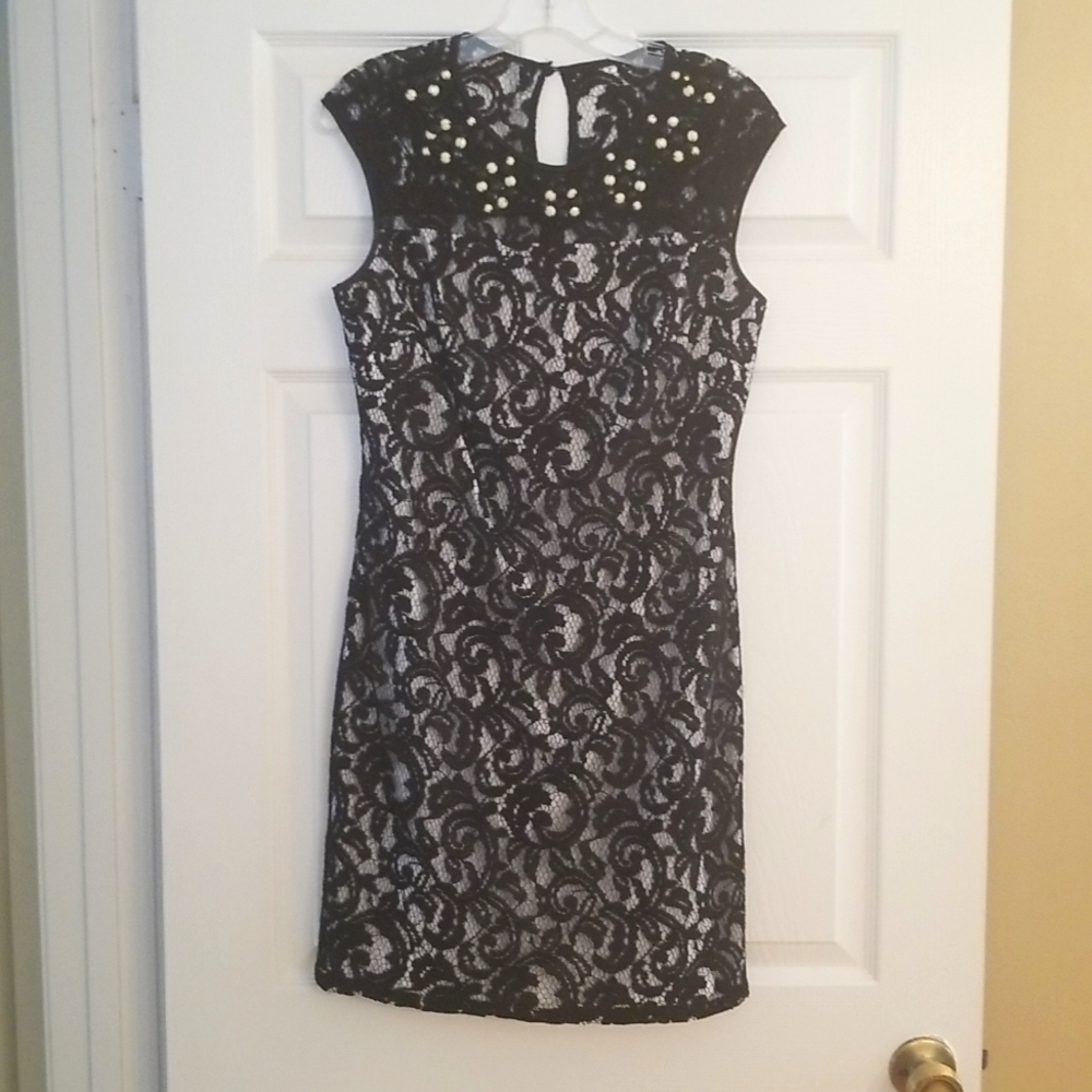 Brand new sexy Adrianna Papell dress size 6 BEAUTIFUL Above the knee